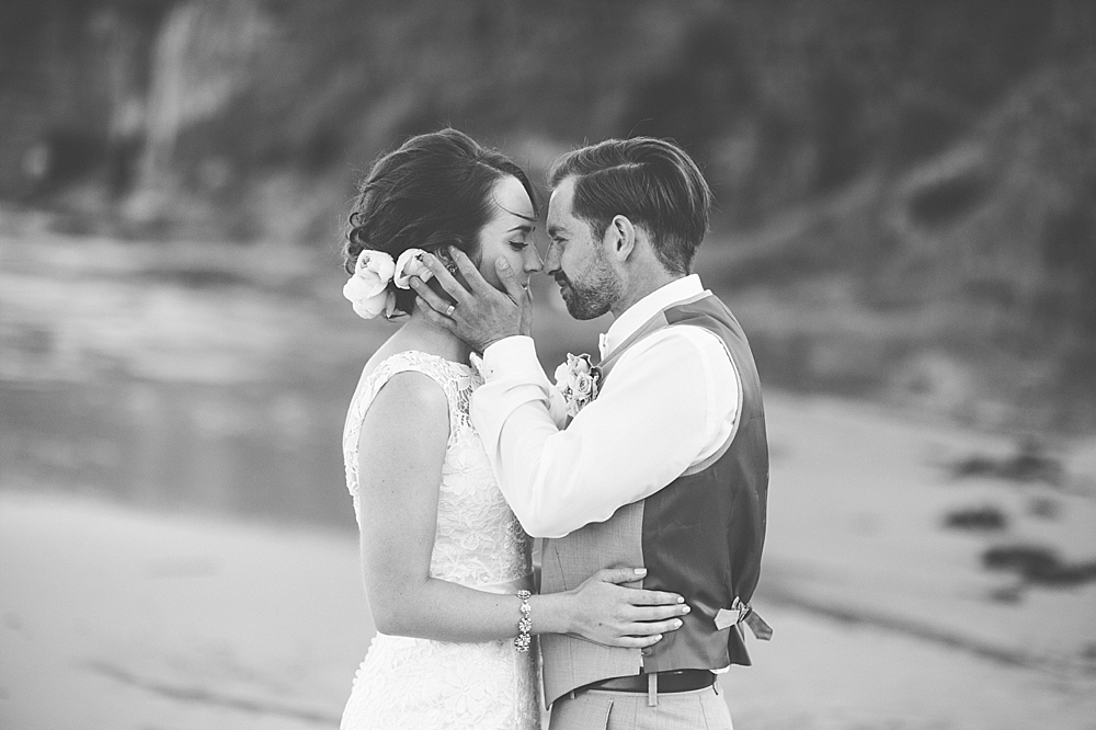 Newcastle Wedding Photographer {Hannah and Kiel Caves beach wedding}