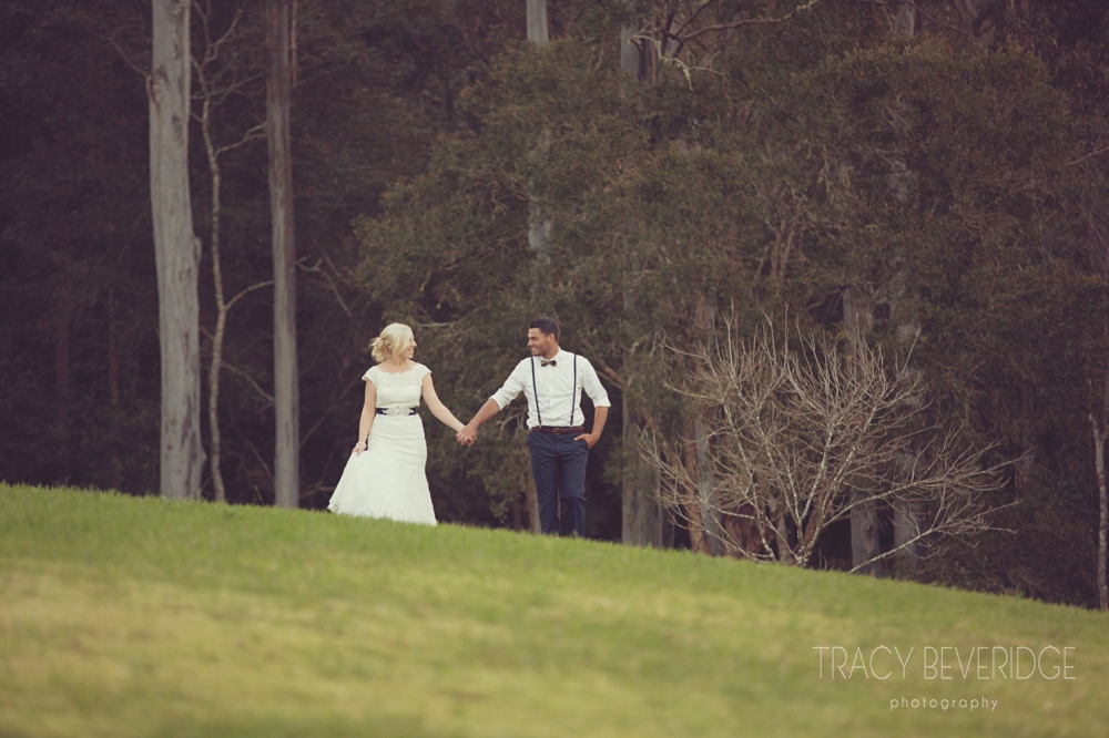 Newcastle Wedding Photographer { Emily and Jason Fernbank farm wedding}